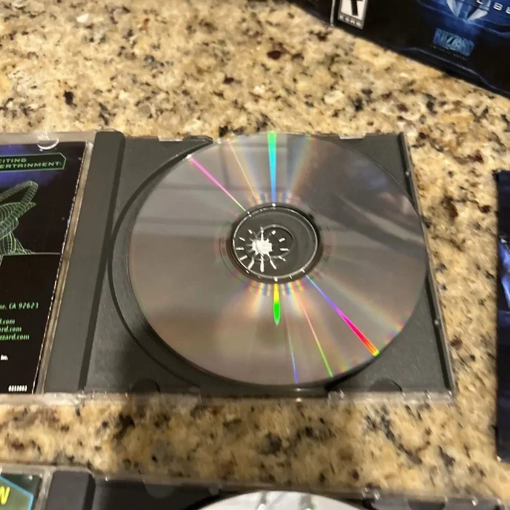 StarCraft  Wings of Liberty Expansion Set , original box, strategy guide Lot